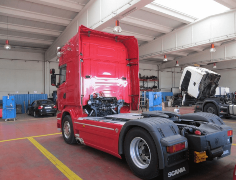 camion ocasion Scania R500 rojo españa talleres scaortiz scaortiz.com3  800x613 - TV cabinet